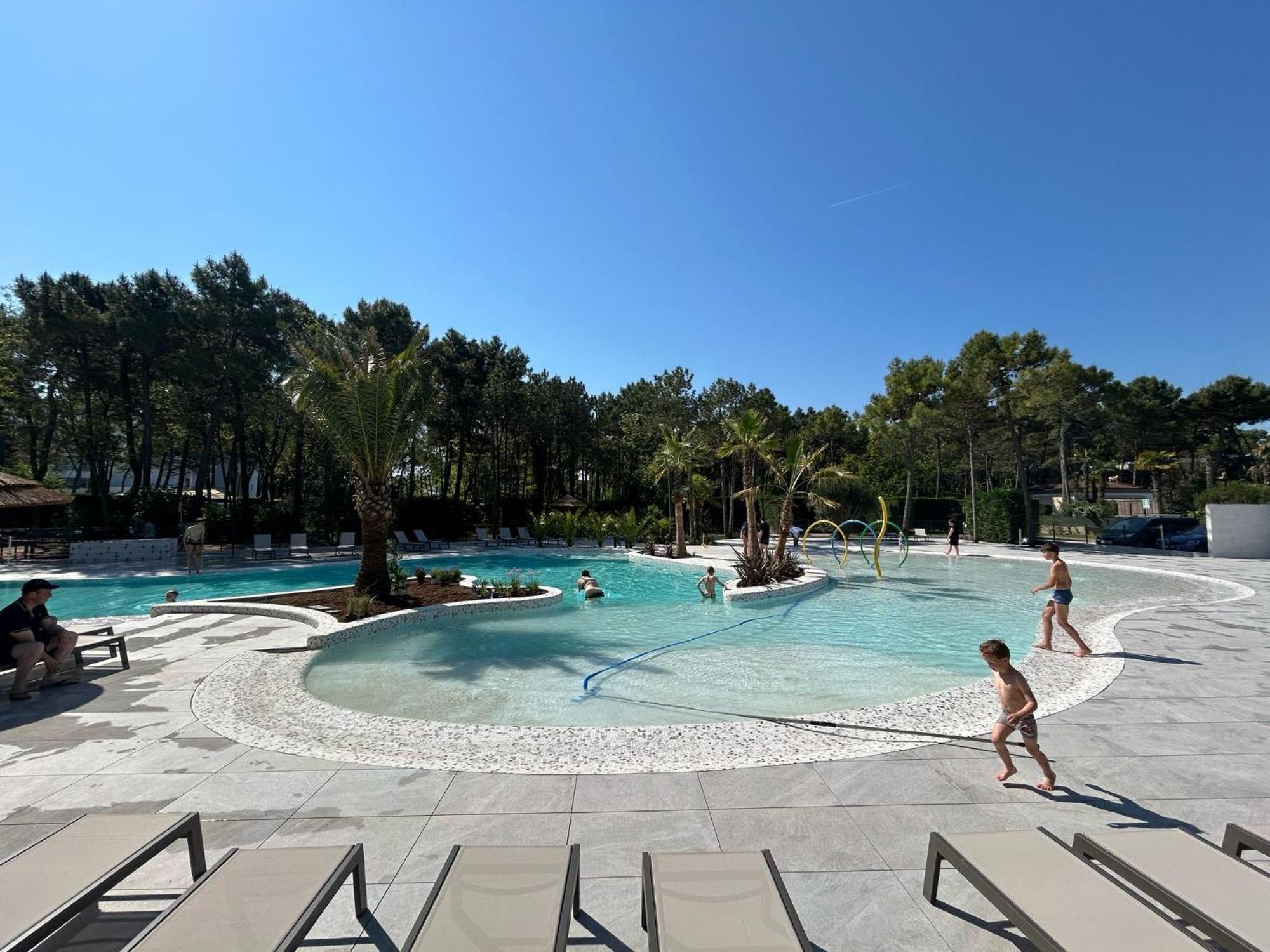 Dune Prestige & Chalets Бибионе Екстериор снимка